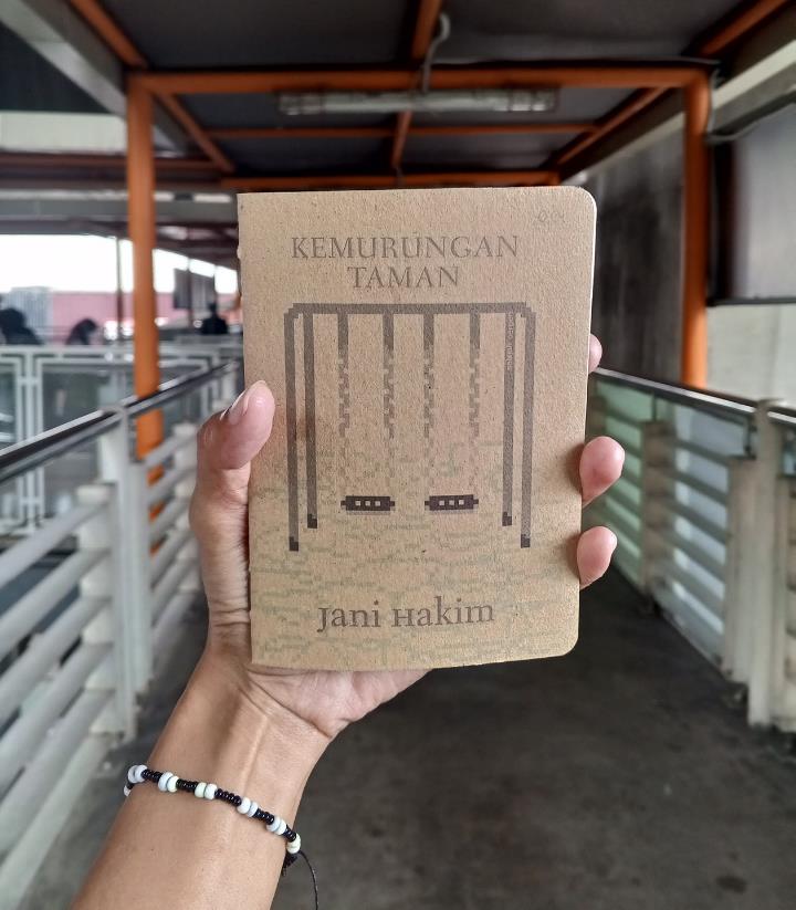 Buku saku Kemurungan Taman